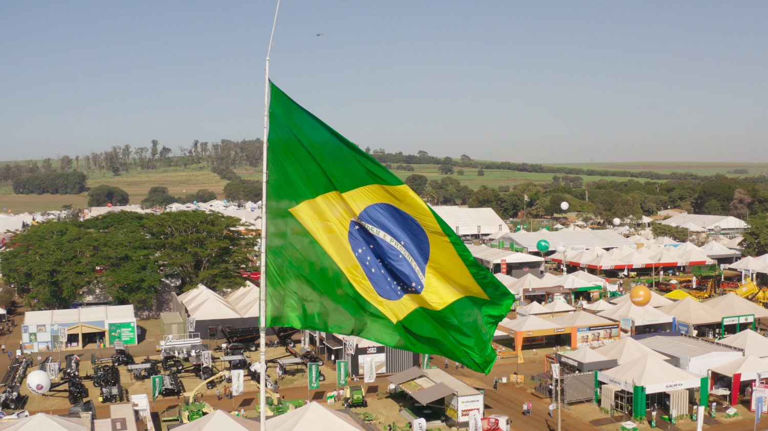 agrishow oficial - fotao aerea 4 bandeira do brasil