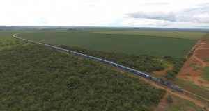Rumo registra volume histórico com trens de 120 vagões no primeiro ano do projeto