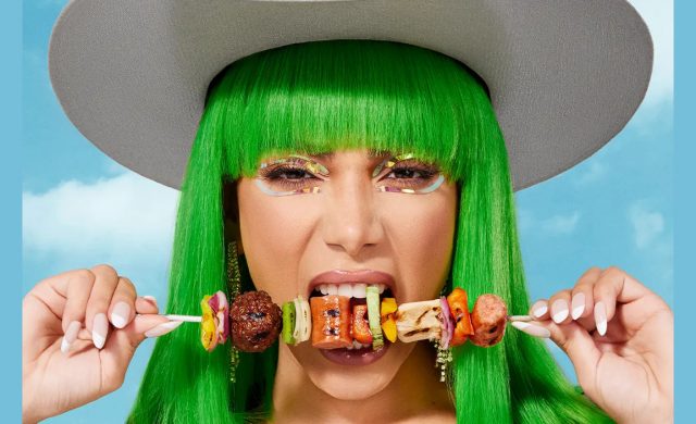 anitta comendo espeto anitta comendo espeto