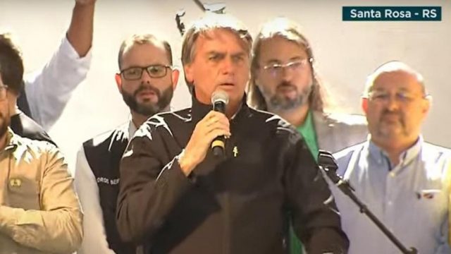 bolsonaro-na-fenasoja-1651944069268_v2_900x506