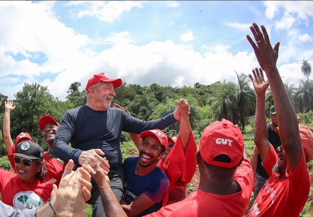 LULA INVASÃO DO MST