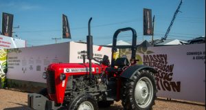 Massey Ferguson lança edição especial do trator MF 35x; Foram produzidas apenas 100 unidades do modelo que inovou e revolucionou a agricultura mundial.