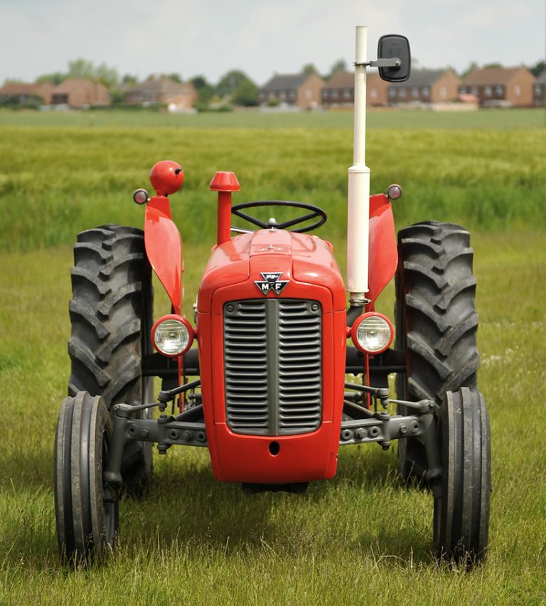Massey Ferguson lança edição comemorativa do MF 35x