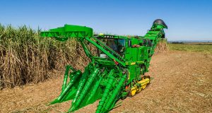 John Deere apresenta colhedora CH950 com novo pacote de tecnologia