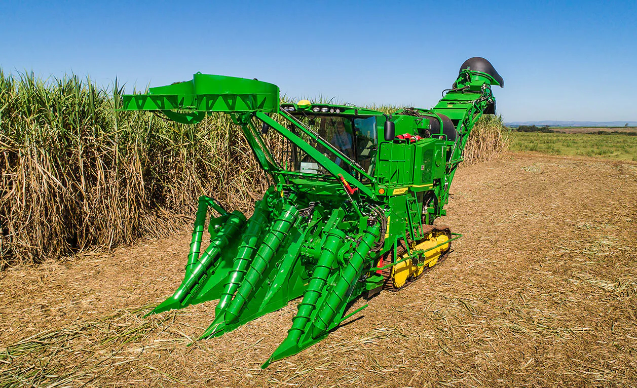 John Deere apresenta colhedora CH950 com novo pacote de tecnologia