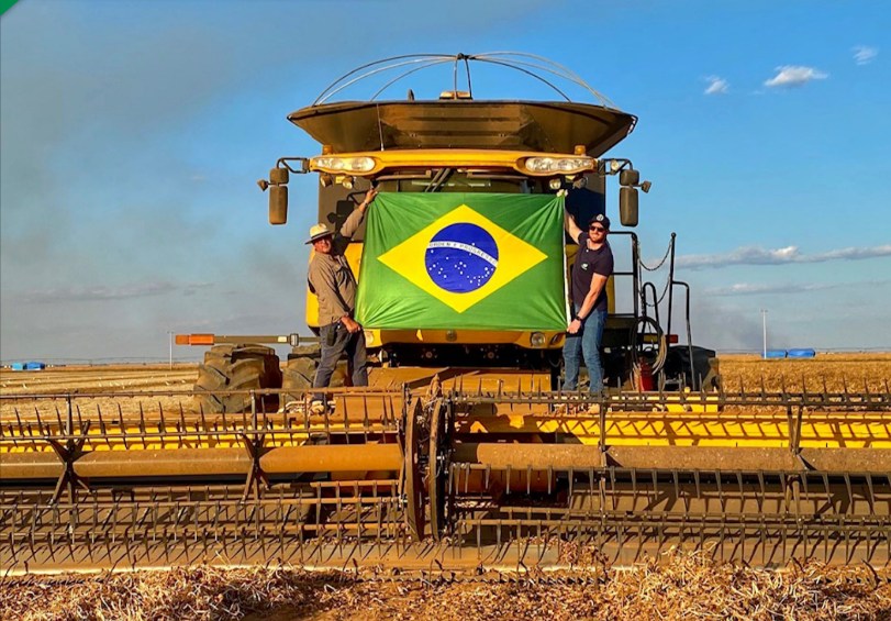 Brasil que alimenta o mundo bandeira brasil trator