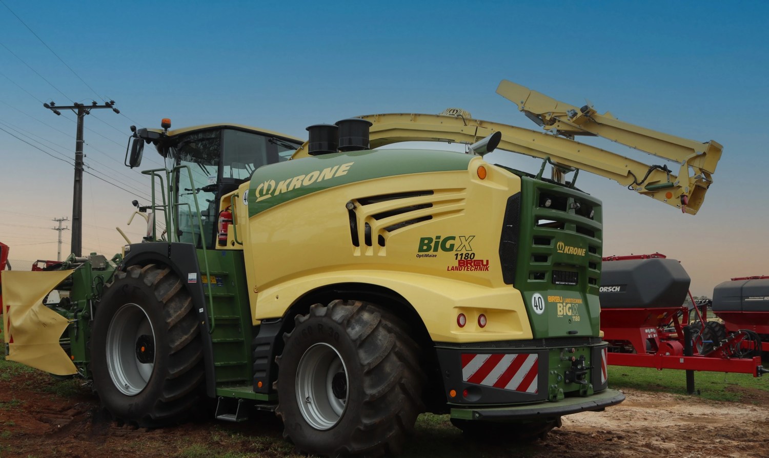 forrageira autopropelida Krone BiG X 1180 - máquina agrícola mais potente do planeta