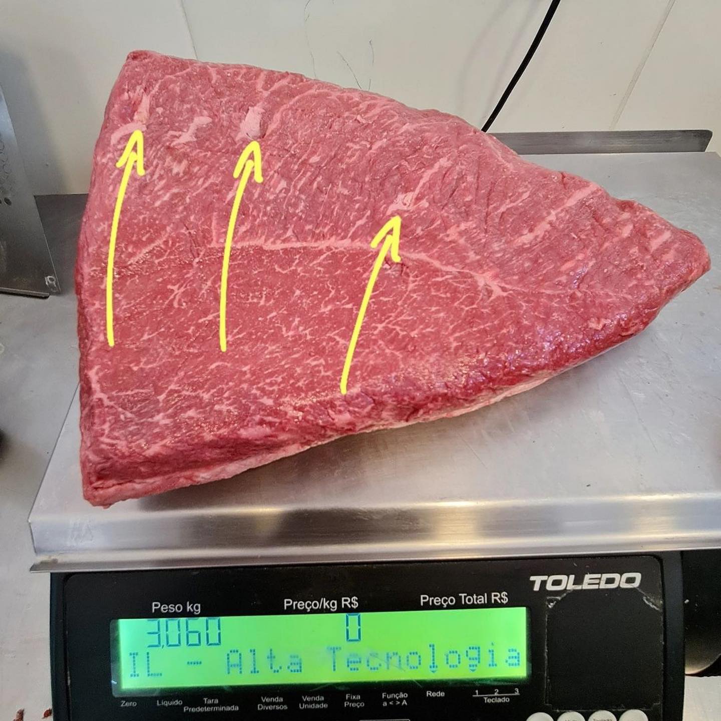 Incrível Picanha do Boi 888 cortada na 3a veia e com 3 kg