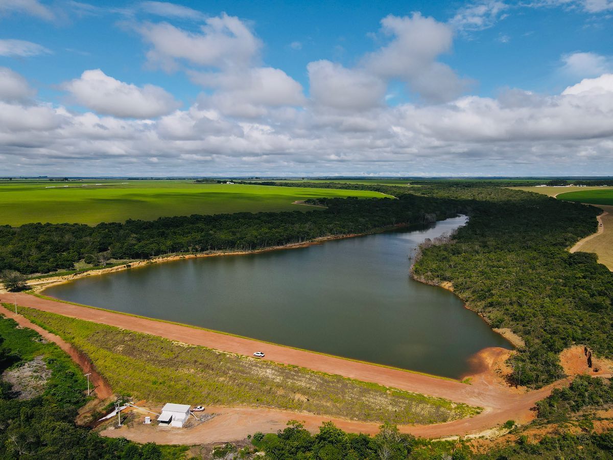 foto drone - agricultura em pivot irrigada - barragem com mata ciliar- fotao Amanda Apolinario Matos 3