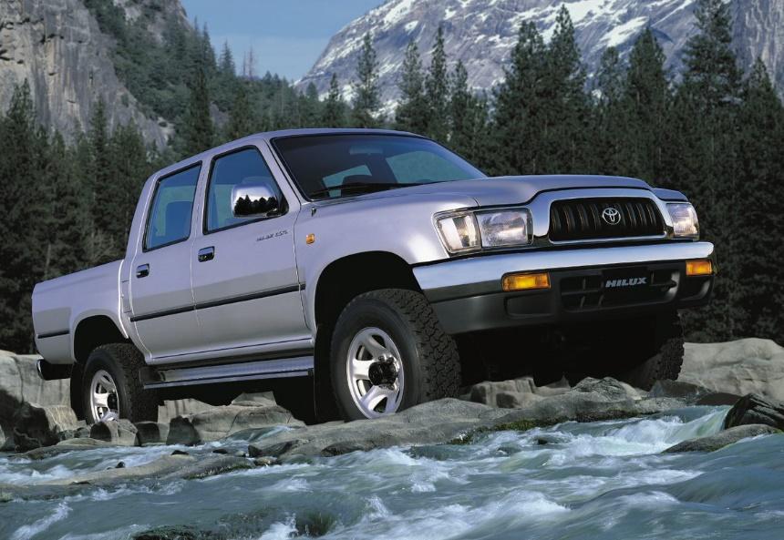 Na linha 2002, a picape passou por um facelift e recebeu um novo motor turbodiesel com 3.0L e 116 cavalos