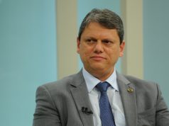 O ministro da Infraestrutura, Tarcísio de Freitas, participa do programa Brasil em Pauta na TV Brasil