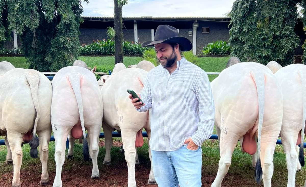 Vitor Mamede Alcântara, apelidado carinhosamente de São Nunca, é um paulista de 28 anos e natural de Campinas