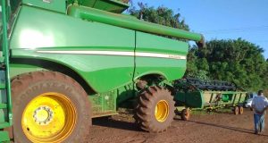colheitadeira da john deere - parana