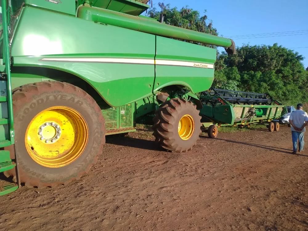 colheitadeira da john deere - parana