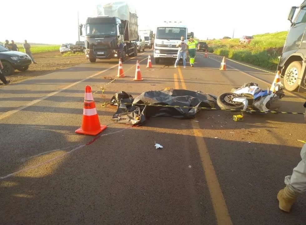 colheitadeira da john deere - parana acidente
