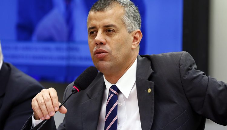 deputado Evair Vieira de Melo (PP-ES)