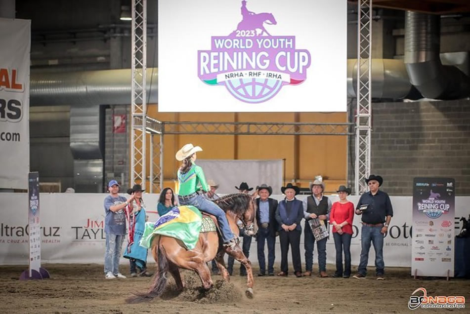 Brasileira Astrid Annas é Campeã Mundial Jovem de Rédeas na Itália