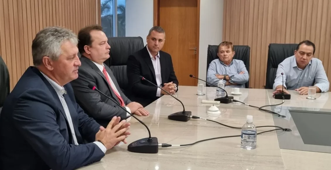 Diretoria-da-Acrismat-em-reunião