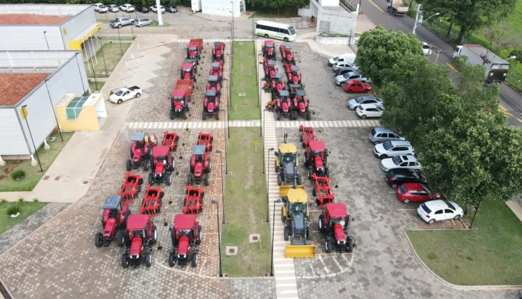 Governo de Goiás repassará mais 46 máquinas e equipamentos para municípios goianos