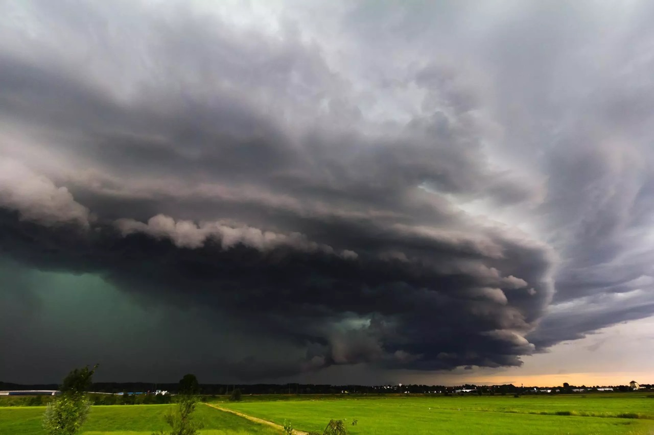 Sul entra em 36 horas críticas com chuva intensa, granizo e vento de até 100 km/h