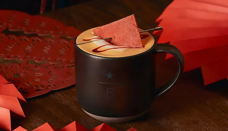 Starbucks lança café com leite sabor porco na China para celebrar Ano Novo Lunar