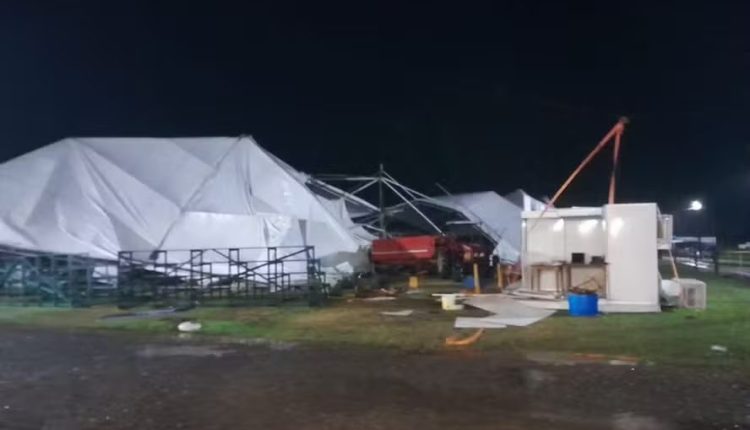 Temporal destruiu estandes no parque da Expoagro Afubra em Rio Pardo (RS) — Foto: Afubra / Divulgação