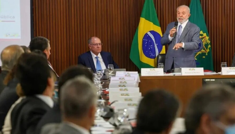 Lula ao abrir reunião ministerial