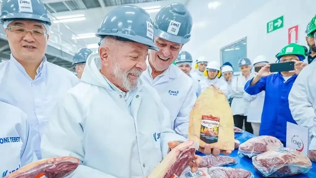 Lula sela 1º carregamento de carnes de MS para a China