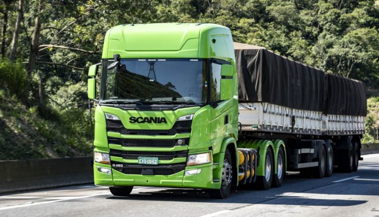 Scania lança caminhão a gás de 460 cv com autonomia de 650 km