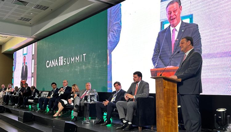 Ministro Carlos Fávaro participa da abertura do Cana Summit em Brasília