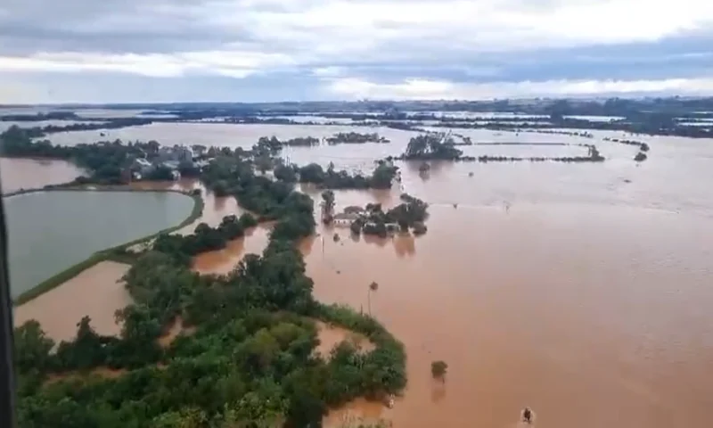 Barragem 14 de Julho rompe no Rio Grande do Sul, diz governador Eduardo Leite