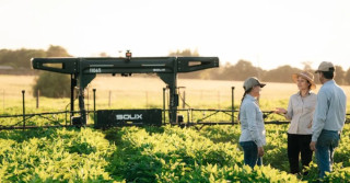 fazenda operada por robôs autônomos