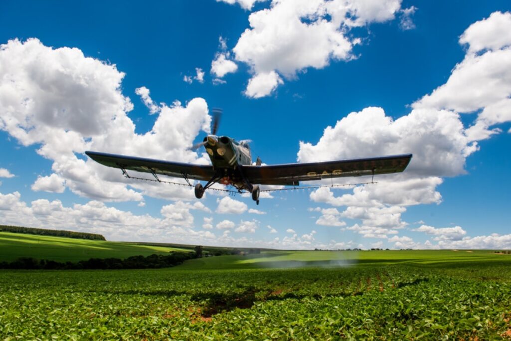 Após sucesso do Ipanema na Agrishow, Embraer levará o avião agrícola ao Bahia Farm Show