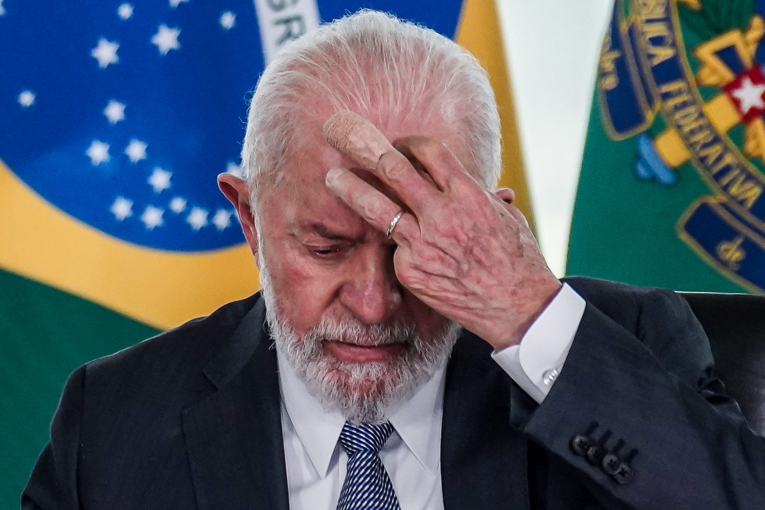 Problema é saber se precisa efetivamente cortar custos ou aumentar a arrecadação, diz lula