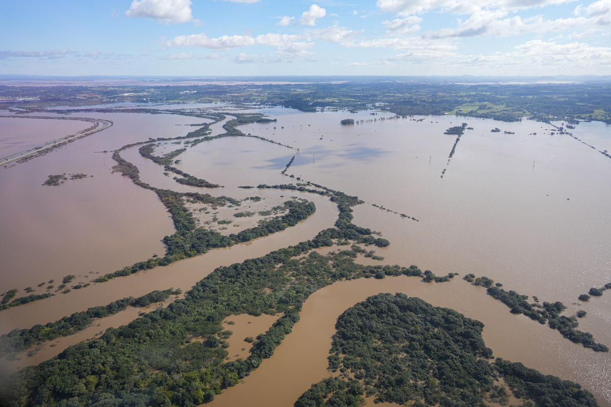 RS mal começa a baixar a água e nova rodada de chuva pode se aproximar de 200 mm
