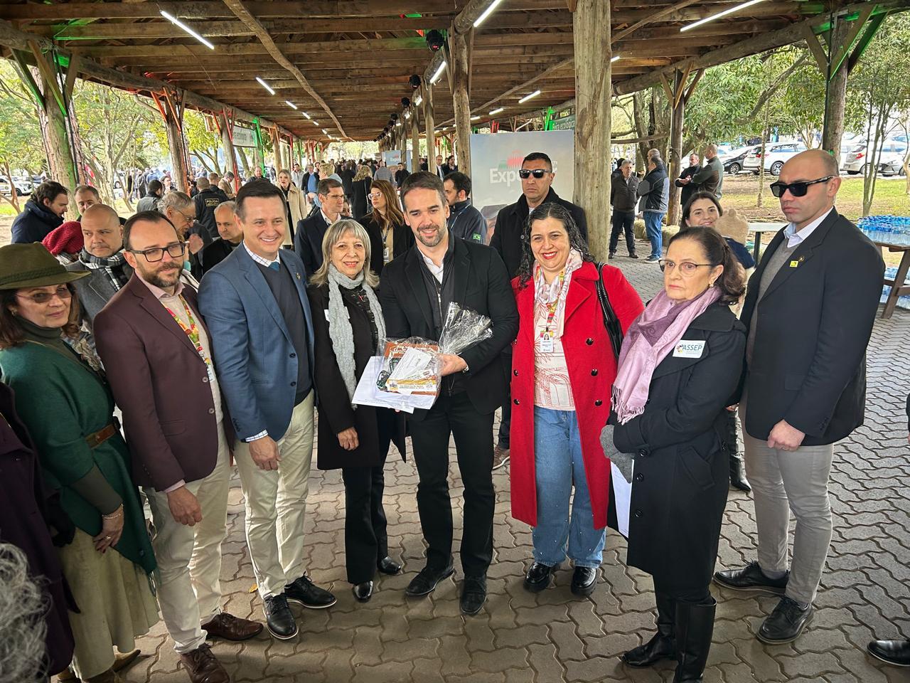 Livro conta história de 100 anos da pesquisa agropecuária oficial no Rio Grande do Sul