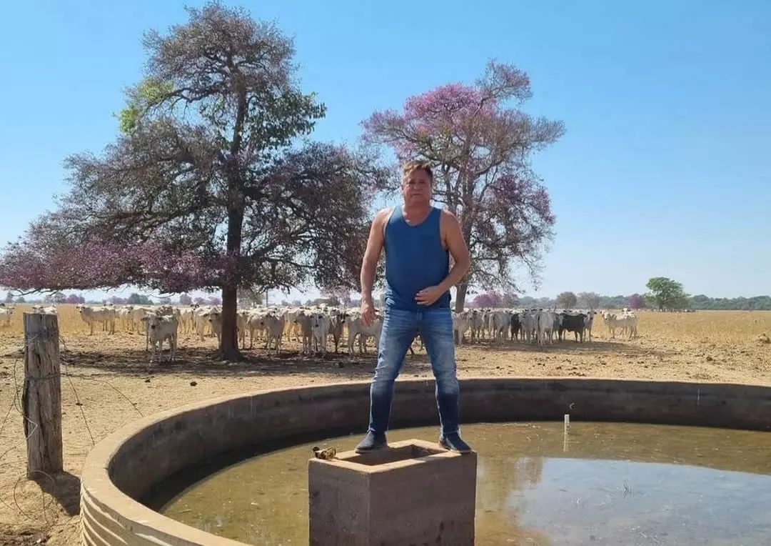 Leonardo impressiona ao mostrar quantas cabeças de gado ele tem em fazenda