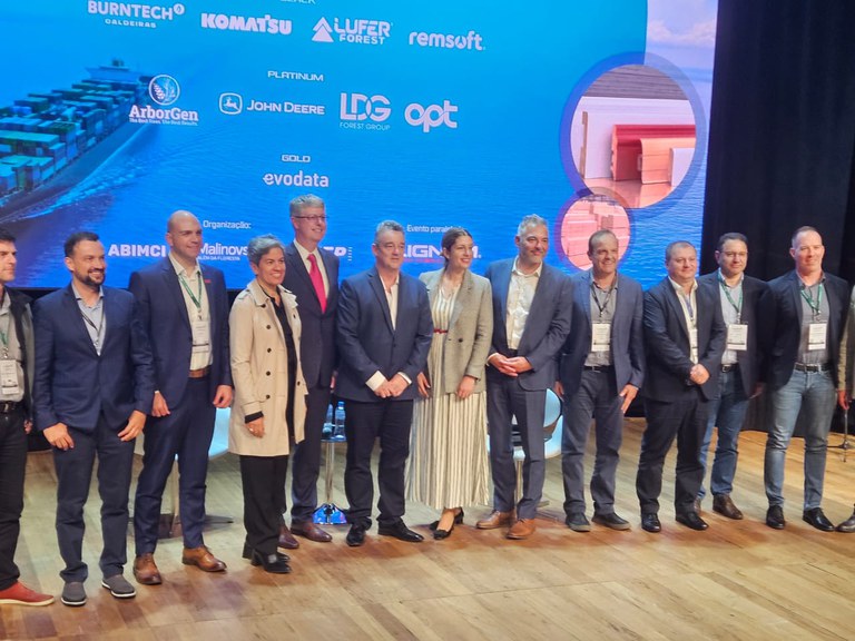 Ações do Mapa para fomentar a cadeia de florestas plantadas foram apresentadas na Semana Internacional da Madeira