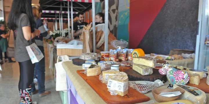 Queijo artesanal maturado há 8 meses será degustado pela primeira vez em feira no Centro Histórico de Poa