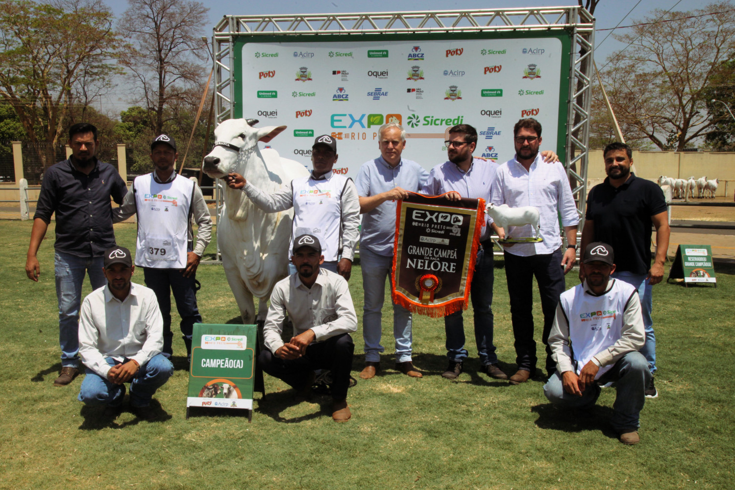 Grande Campea da Raca Nelore Carina FIV do Kado - Arnaldo Mussi