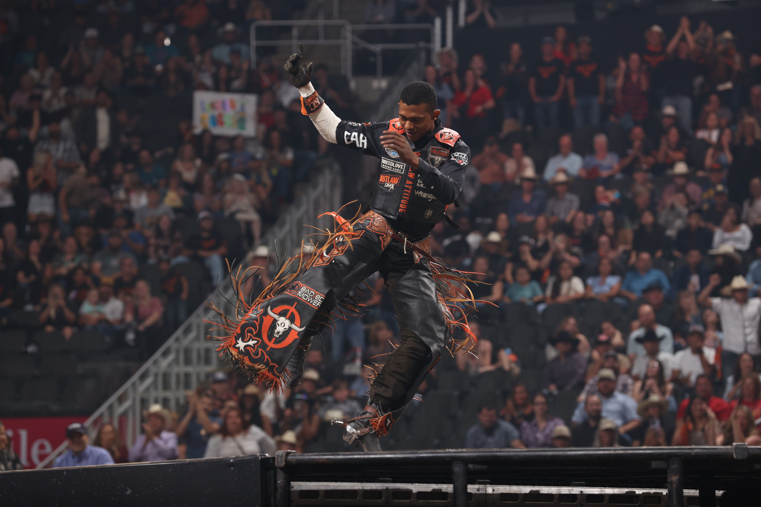 cassio dias celebrando vitoria na pbr