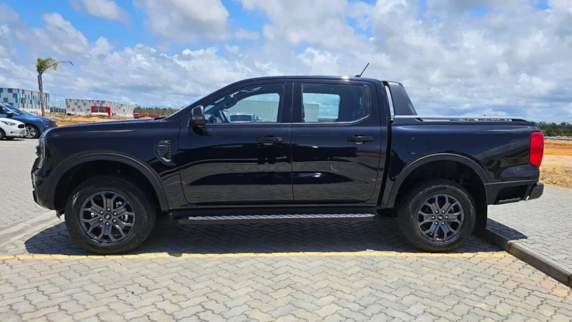 Ford Ranger Black chega com preço de Titano e mira líder Hilux