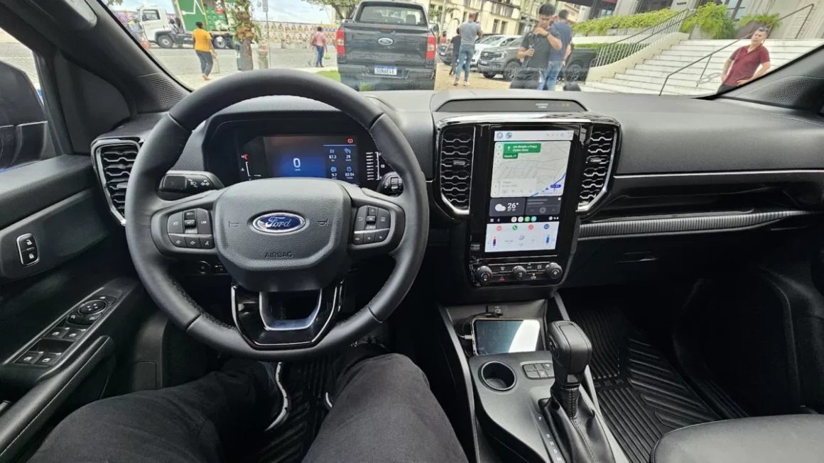 Ford Ranger Black chega com preço de Titano e mira líder Hilux