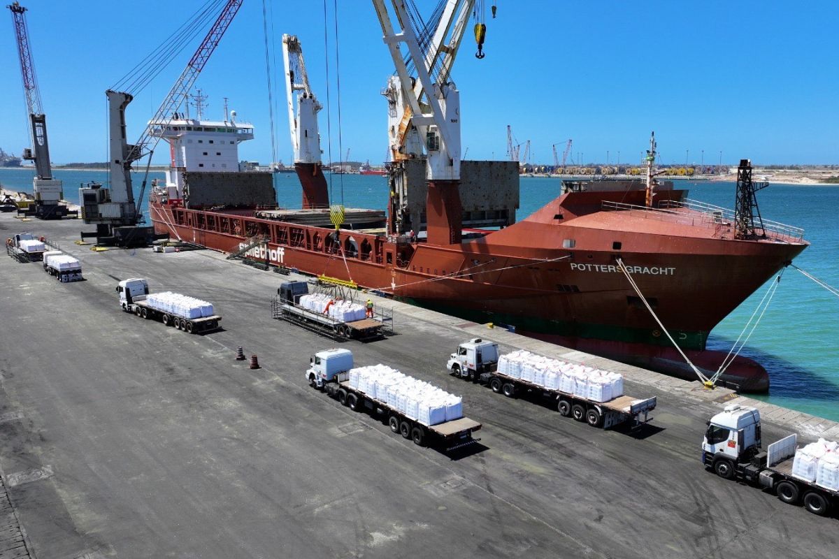 Porto do Açu embarca primeira carga de café para exportação