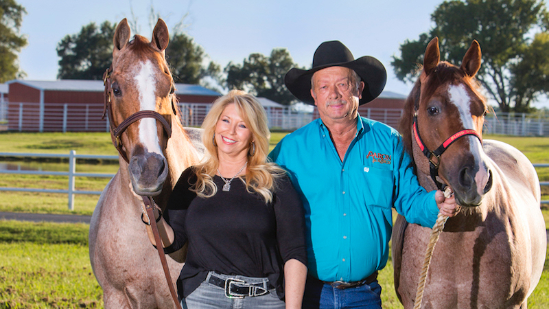 Peptoboonsmal, a esquerda, com Lori Aaron e Phillip Aaron / Foto: Kate Bradley Byars