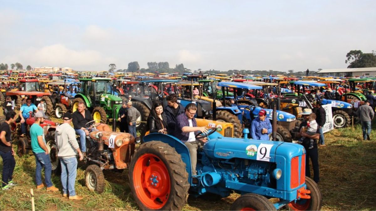 Conheça a Capital Nacional do Trator, cidade reúne quase 1000 máquinas em evento