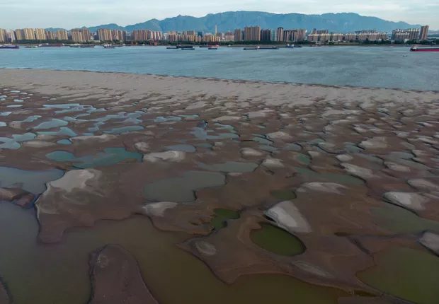 China utiliza drones para produzir chuvasChina utiliza drones para produzir chuvas