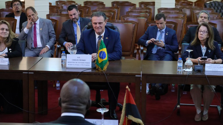 Ministro Fávaro trata sobre o fortalecimento da cooperação agrícola com ministro de Agricultura e Florestas de Angola