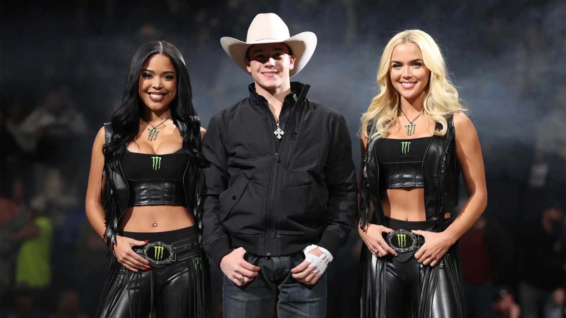 Brasileiro faz montaria perfeita e conquista primeiro título da PBR na carreira  