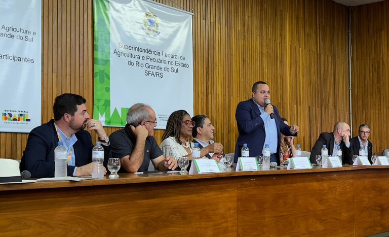 Mapa entrega mais 45 máquinas agrícolas a municípios do Rio Grande do Sul